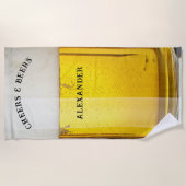 応援Nビール飲む巨大なマグスタインモノグラム ビーチタオル (正面)