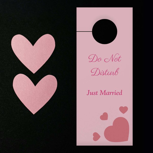 応答不可 – たった今結婚しました付きハート ドアノブサイン (Do Not Disturb - Just Married with Hearts Door Hanger)
