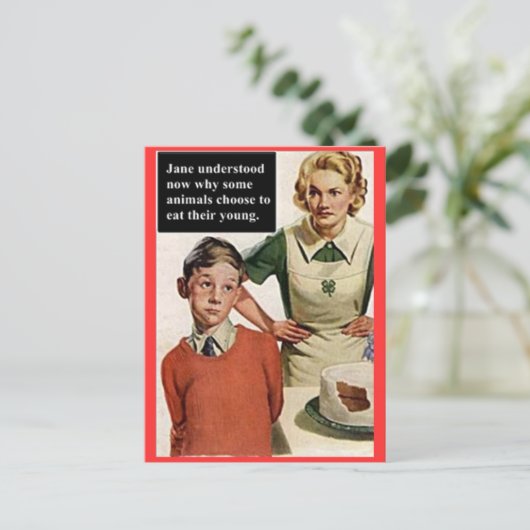 怒お母さんと台無しケーキ – ヴィンテージおもしろい ポストカード (スタンド正面)