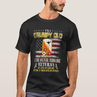 怒ったおじさん 第15通信旅団 アメリカ国旗 ベテランズデー Tシャツ