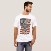 怒った旧軍人愛国鷲旗Tシャツデザイン Tシャツ (正面フル)