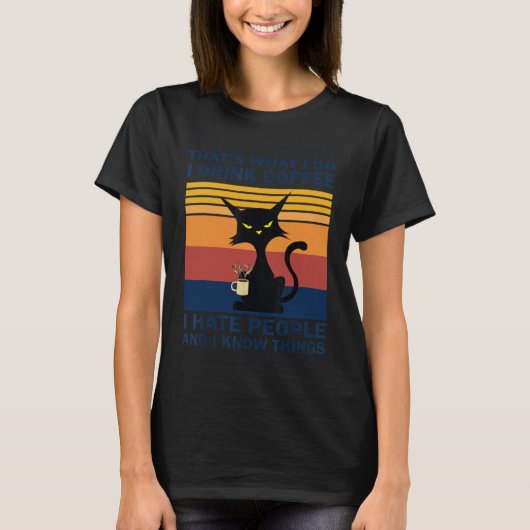 怒った猫がコーヒーを飲む Tシャツ (正面)