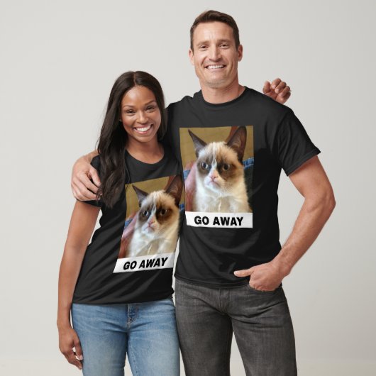 怒った猫 Tシャツ (ユニセックス)