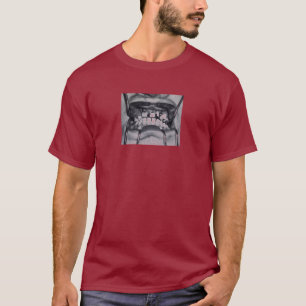怒っている壊された歯 Tシャツ