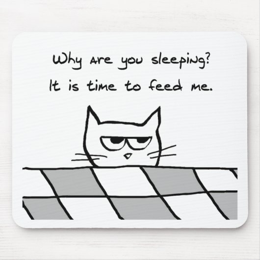 怒っている猫はベッドからほしいと思います マウスパッド (正面)