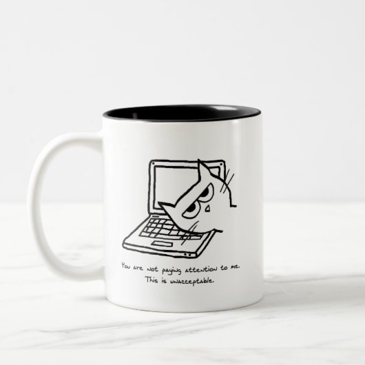 怒っている猫は注意-おもしろいな猫のマグ--を要求します ツートーンマグカップ (左)