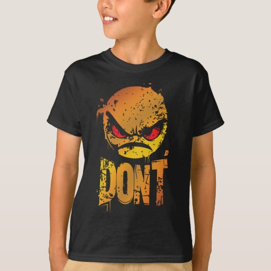 怒りの絵文字と 'DON'T' テキストのボールドデザイン Tシャツ (正面)