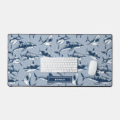 怖いサメ柄の子供の名前 |青 デスクマット (キーボード&マウス)