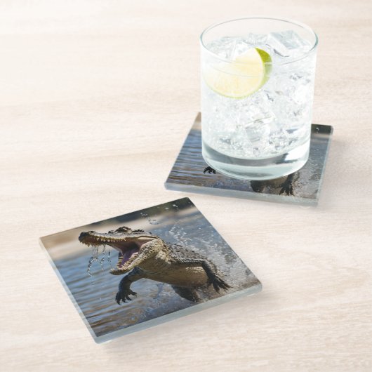 怖いジョーズ：オーストラリアのワニが飛び跳ね ガラスコースター (アングル)