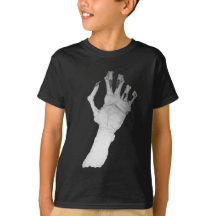 怖いゾクゾクした怪物のクナリング手