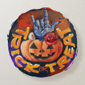 怖いハロウィーンカボチャをトレッキングまたは治療 ラウンドクッション (裏面)