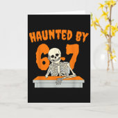 怖い六七 6 7 ミーム 67 スケルトンの手 ハロウィン カード (黄色い花)