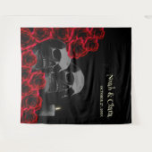 怖い赤いフローラゴシックスカルとバラハロウィーン タペストリー (正面(横))