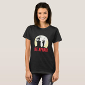 怖がっている猫 コウモリ Tシャツ (正面フル)
