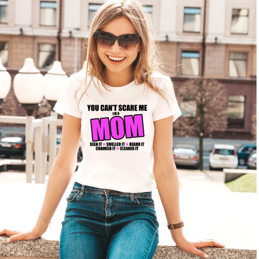 怖がらせるわけにはいかない。私は母だ Tシャツ