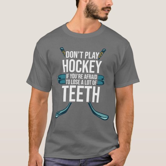 怖がりならアイスホッケーするな スポーツ アイス ビンテージ Tシャツ (正面)