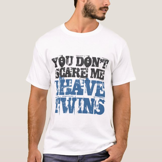 怖くないね双子のTシャツが。 Tシャツ (正面)