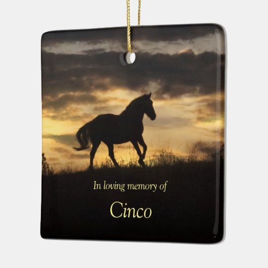 思い出を愛する馬の記念碑 セラミックオーナメント (左)
