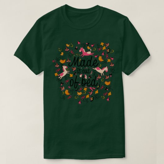 怠け者おもしろいがベッドから起こした Tシャツ (デザイン正面)