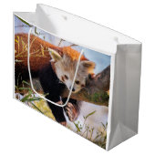 怠け者のレッサーパンダ ラージペーパーバッグ (正面アングル)