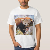 怠け者のレッサーパンダ Tシャツ (正面)