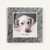 怠け者の冬の日を迎えるかわいい白犬の写真 ノートブック (正面)
