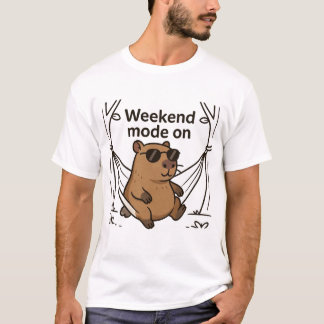 怠惰なカピバラのミームの漫画Tシャツ Tシャツ
