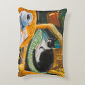 怠惰な日曜日の朝 | コージーキャット&コーヒ絵を描ーズ アクセントクッション (裏面(縦))