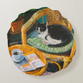 怠惰な日曜日の朝 | コージーキャット&コーヒ絵を描ーズ ラウンドクッション (裏面)