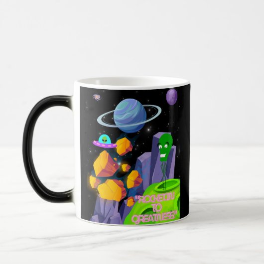 急成長する モーフィングマグカップ (左)