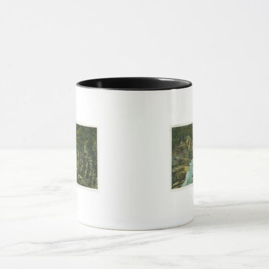 急流を見上げるボートの眺め マグカップ (中央)