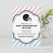 性はフットボールのベビーシャワーの男の子の女の子のピンクを明らかにします 招待状 (スタンド正面)