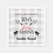 性別が弓または矢印を明らかにする赤ちゃんシャワー スタンダードカクテルナプキン (正面)