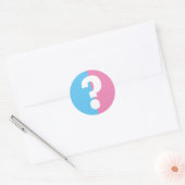 性別の明け男の子の赤ちゃんシャワーの疑問符 ラウンドシール (封筒)