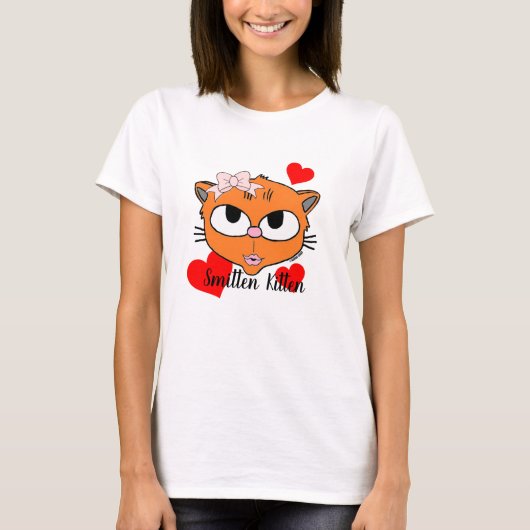 恋する子猫のとがった唇Tシャツ Tシャツ (正面)
