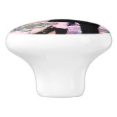 恋に落ちたロマンキスをするチックなカップル セラミックノブ (側面)