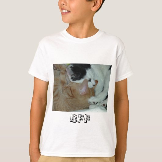 恋に落ちた子猫 Tシャツ (正面)