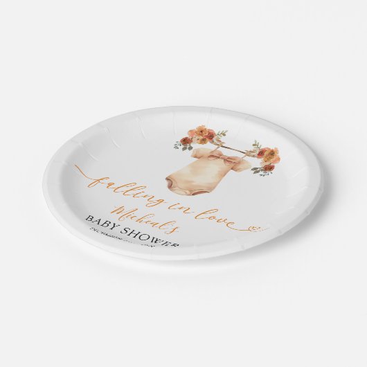 恋に落ちるフローラ赤ちゃん服赤ちゃんシャワー ペーパープレート (アングル)