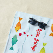 恋に落ちる可愛いロマンチックな海魚 ビーチタオル (インサイチュ)