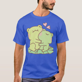 恋に落ちる可愛い抱きカエル Tシャツ