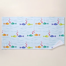 恋に落ちる海の可愛いロマンチックな魚 ビーチタオル