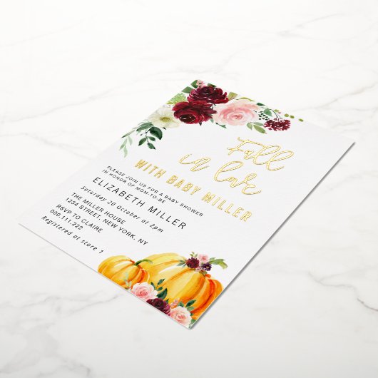 恋に落ちる ベビーシャワーのゴールドホイル招待状 箔招待状 (回転した状態)