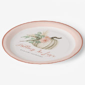 恋に落ちる 水彩のオレンジ色のカボチャ ピンクとさび色 ペーパープレート (アングル)