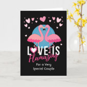 恋はカップル・フラミンゴのための素晴らしいバレンタイン カード (黄色い花)