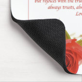 恋は忍耐強い赤いバラ マウスパッド (コーナー)