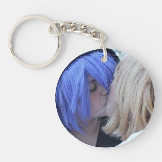 恋は恋の虹の写真パーソナライズされた キーホルダー (正面)