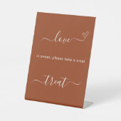 恋は甘焼きオレンジ結婚の御馳走だ 台座サイン (正面)