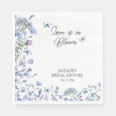恋は開花ブルーワイルドフラワーブライダルシャワー スタンダードランチョンナプキン (正面)