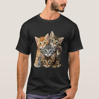 恋人のための壁を作って遊ぶかわいい子猫たち Tシャツ