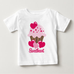恋人のカップケーキのベビーのワイシャツ ベビーTシャツ